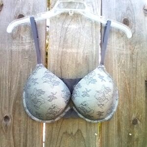 Victoria's Secret Biofit Bra Womens Size 34DD Gray Lace Wire No Padding